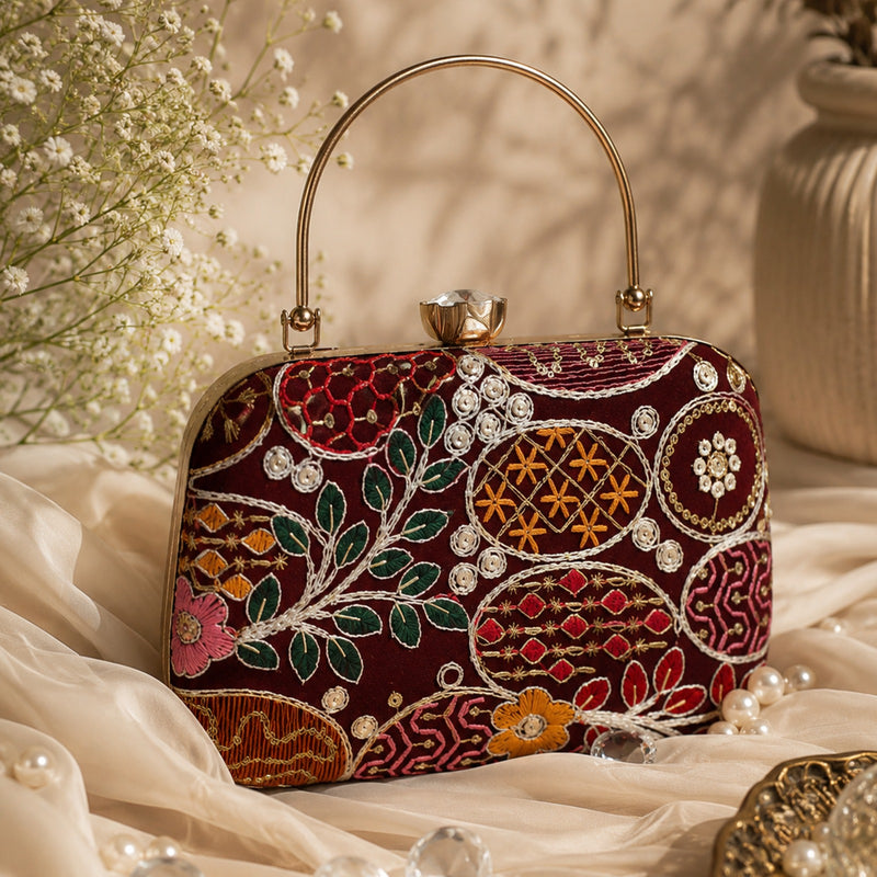 Rubaab Short Clutch