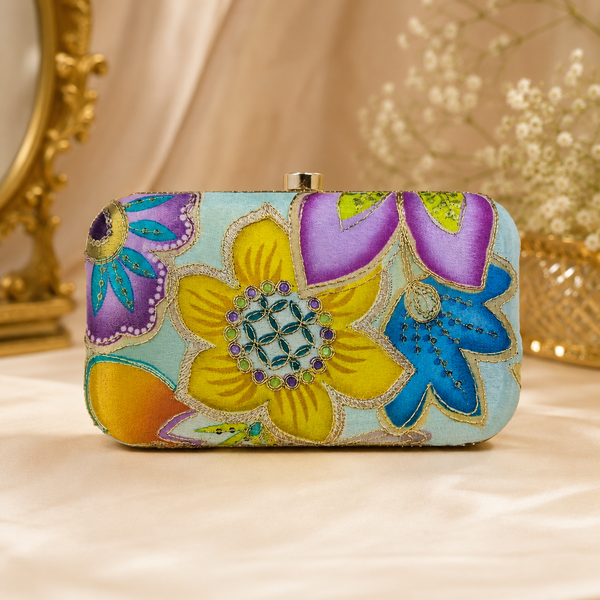 Sunehri Clutch